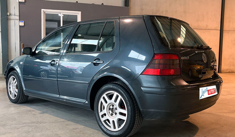 
								VOLKWAGEN GOLF full									