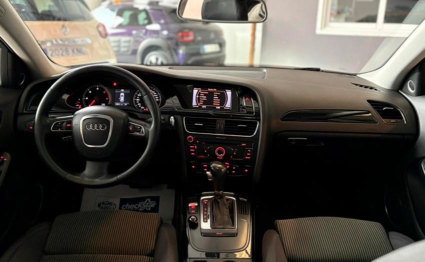 
								Audi A4 AVANT full									