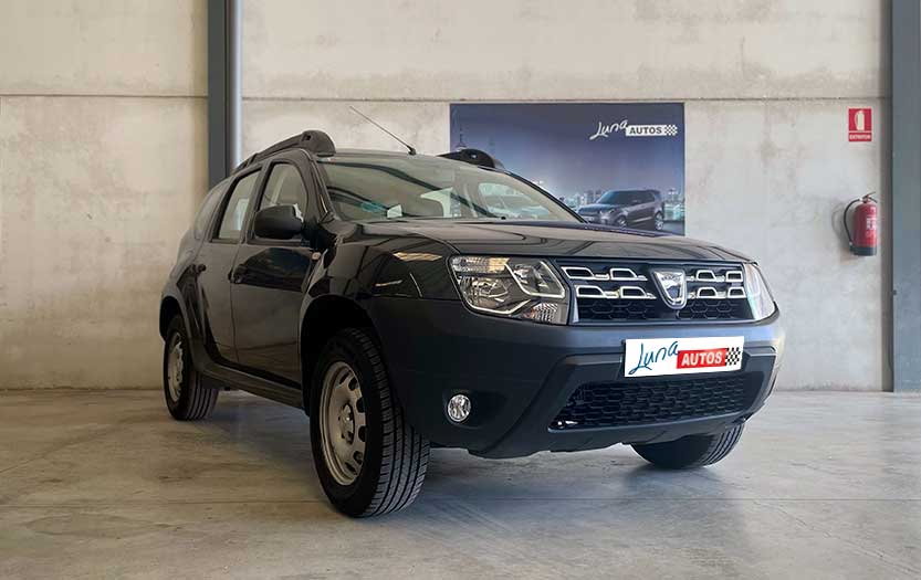 Dacia Duster negro