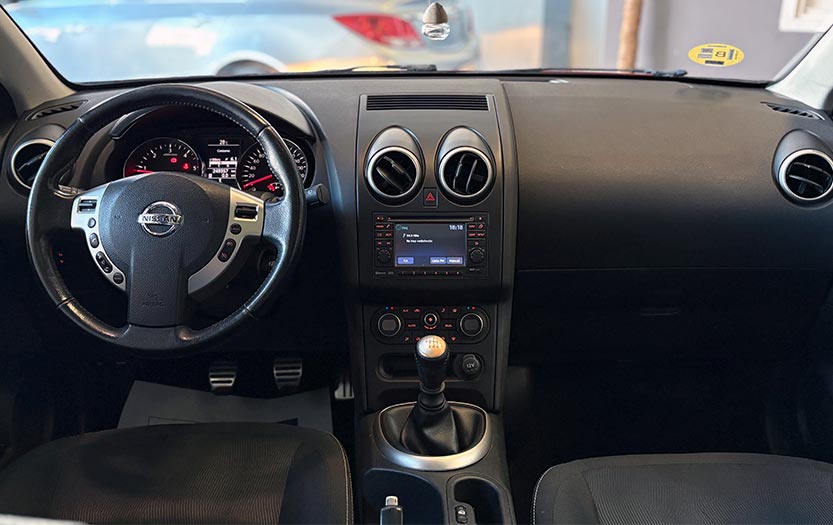 
								Nissan QashQai full									