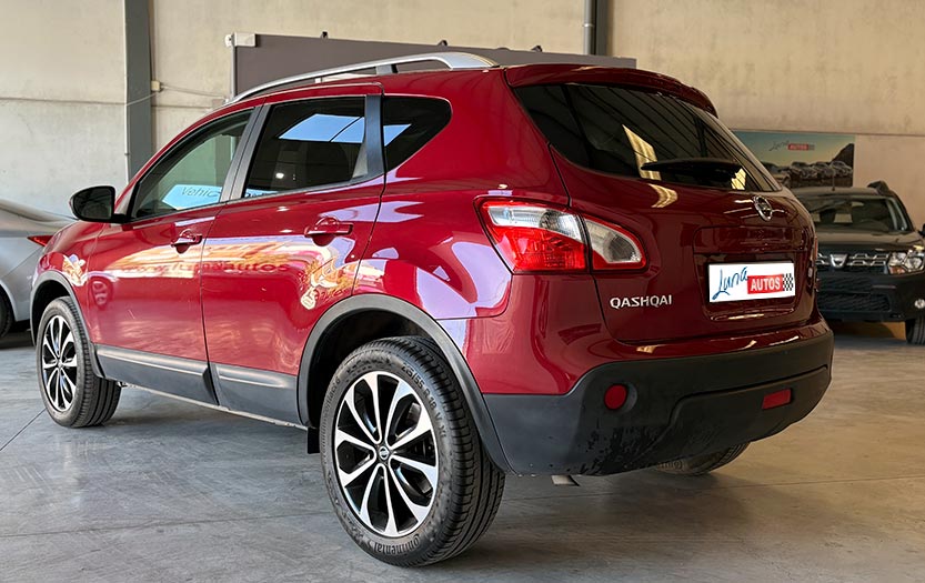 
								Nissan QashQai full									