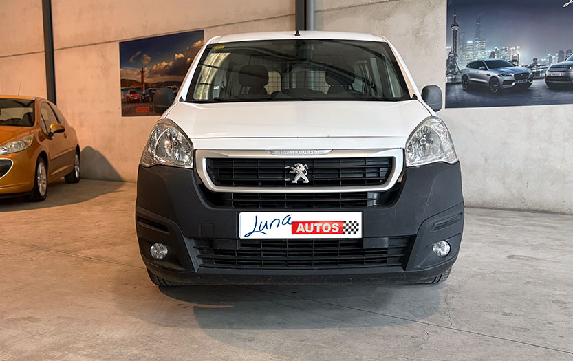 
								Peugeot Partnet full									
