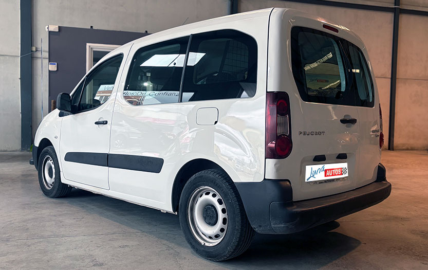 
								Peugeot Partnet full									