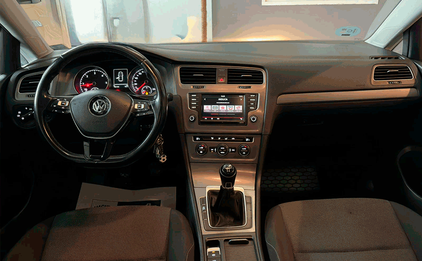 
								Volkwagen Golf VII full									