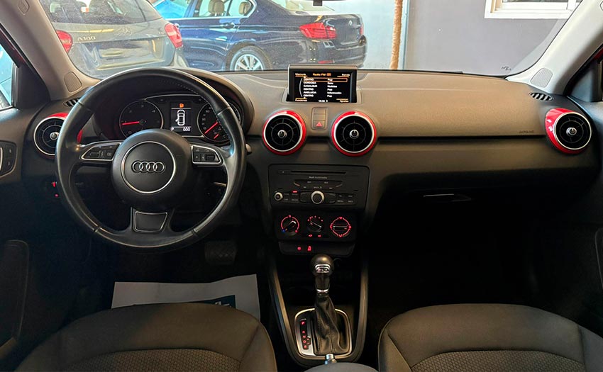 
								Audi A1 SPORTBACK full									