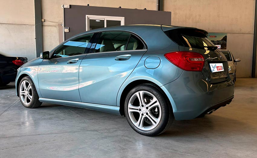 
								Mercedes Clase A 180 full									