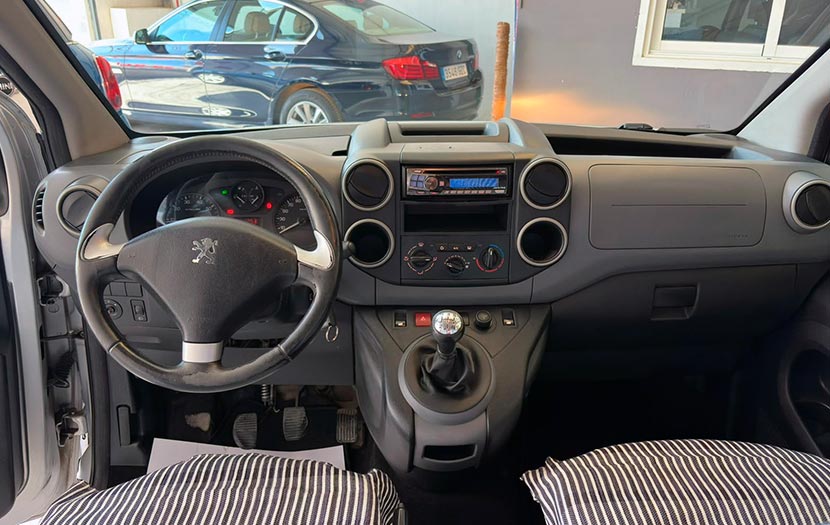 
								PEUGEO PARTNER full									